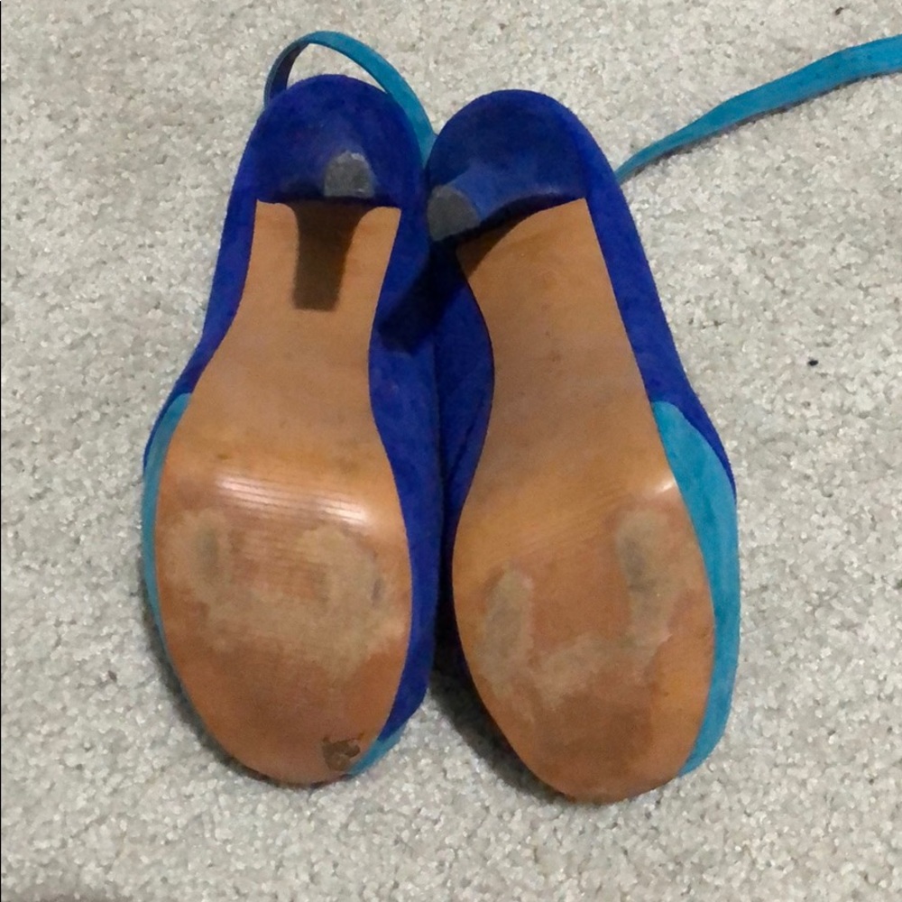 Shoes - Picture 3 of 7
